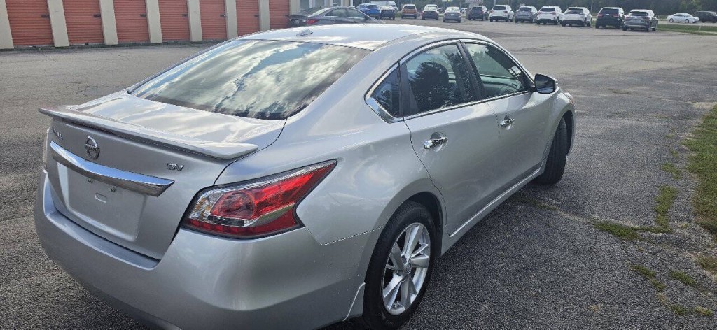 2015 Nissan Altima Image 2
