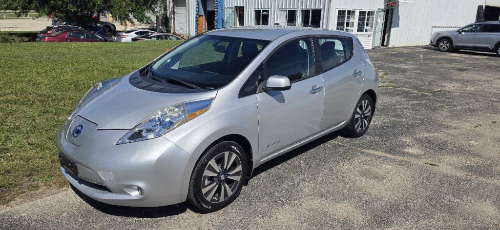 2016 Nissan Leaf Image 2
