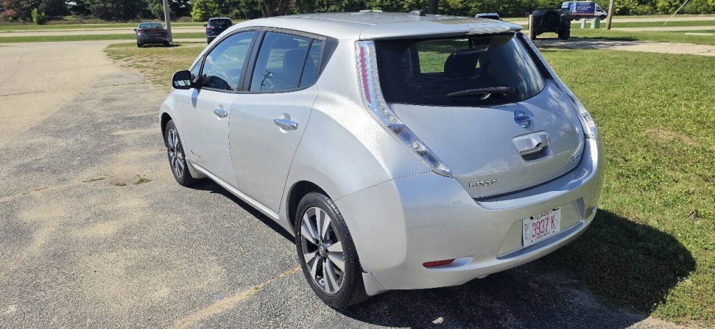 2016 Nissan Leaf Image 4