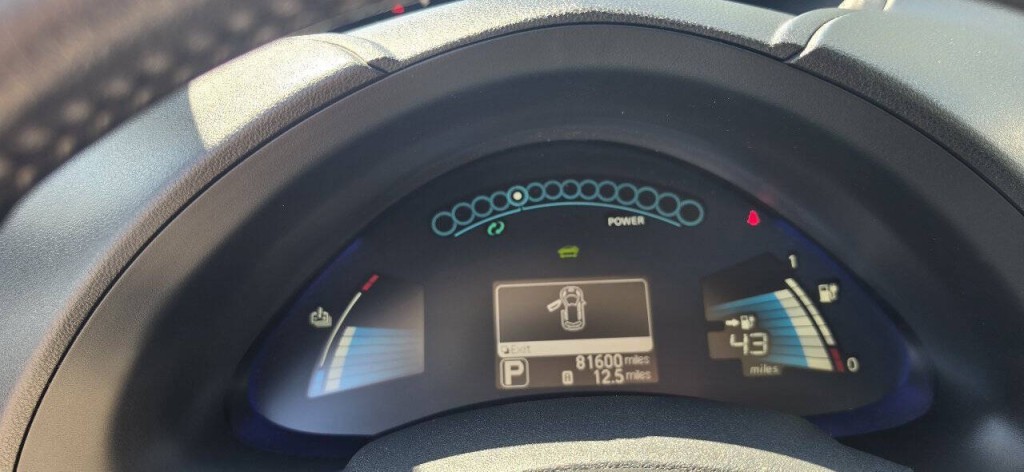 2016 Nissan Leaf Image 11