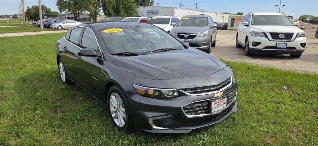 2016 Chevrolet Malibu Image 1