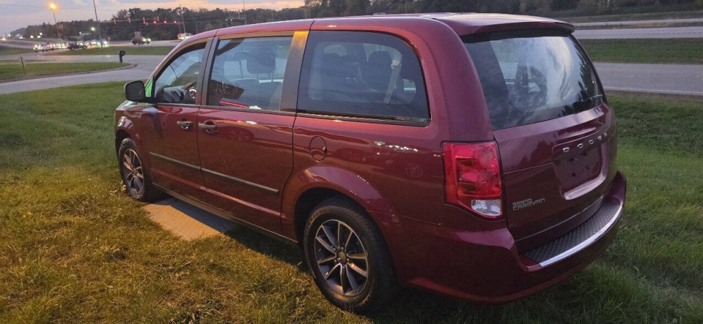 2016 Dodge Grand Caravan Image 3