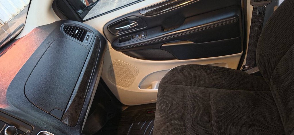 2016 Dodge Grand Caravan Image 14