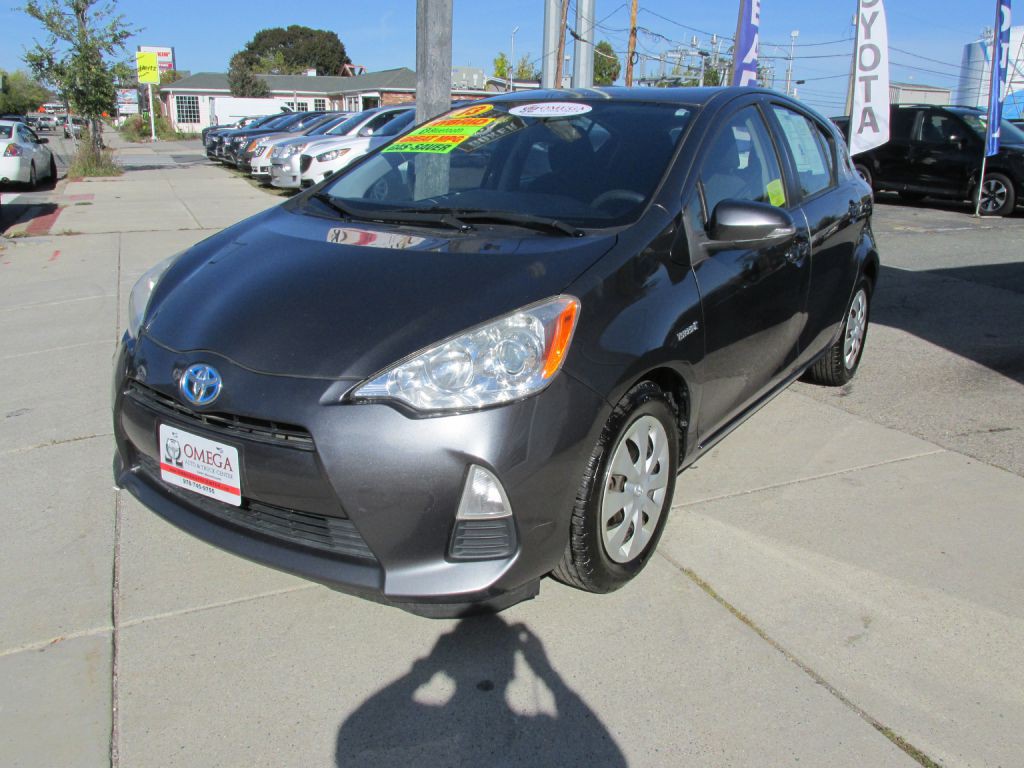 2013 Toyota Prius Image 3