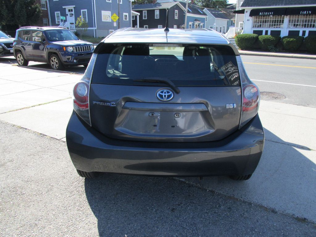 2013 Toyota Prius Image 5