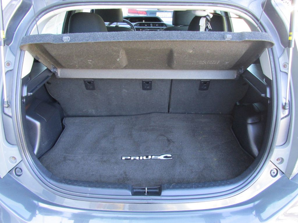 2013 Toyota Prius Image 8