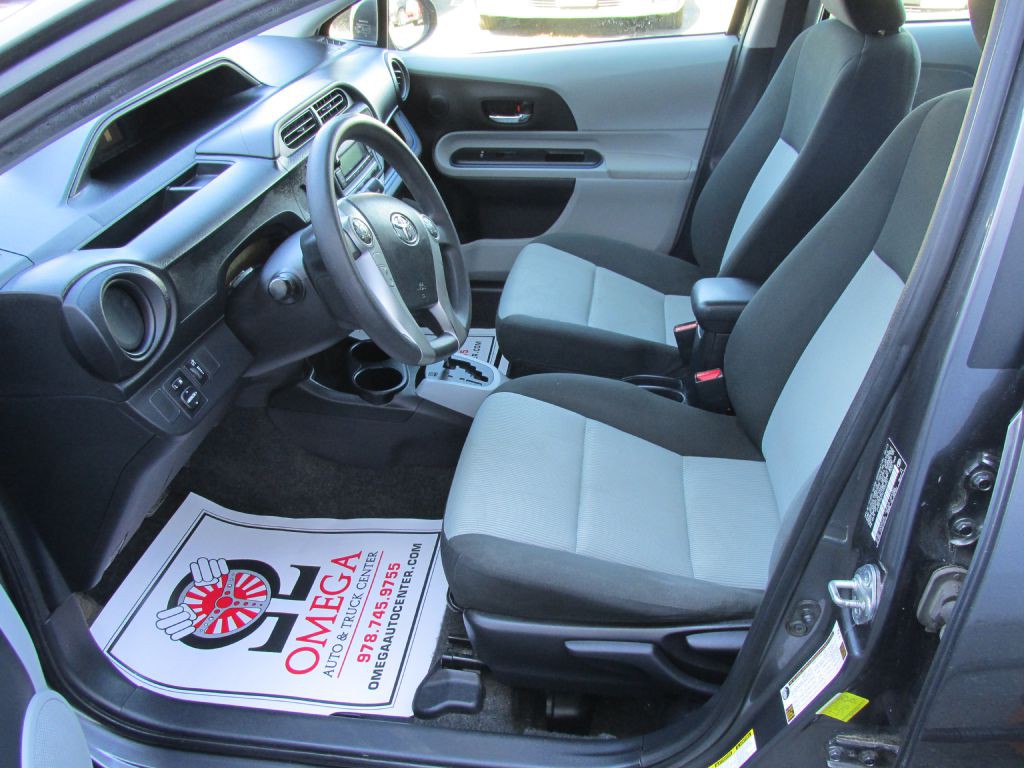 2013 Toyota Prius Image 9