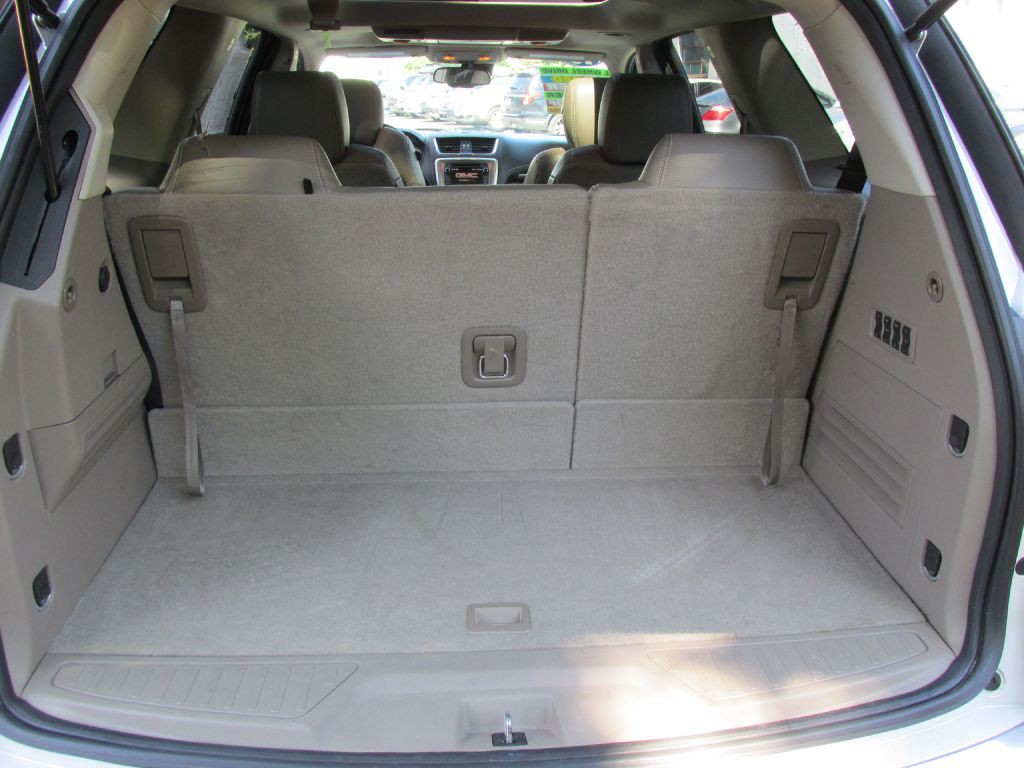 2016 GMC Acadia Image 8