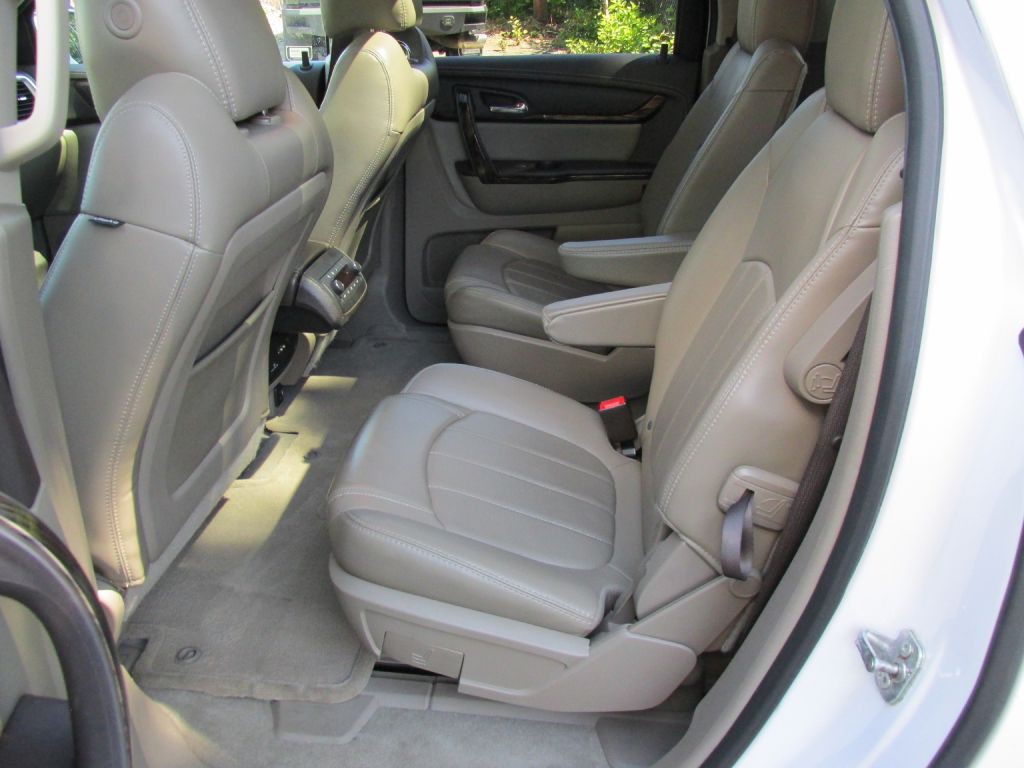 2016 GMC Acadia Image 10