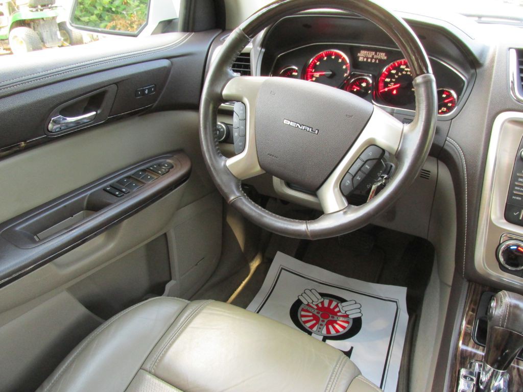 2016 GMC Acadia Image 12