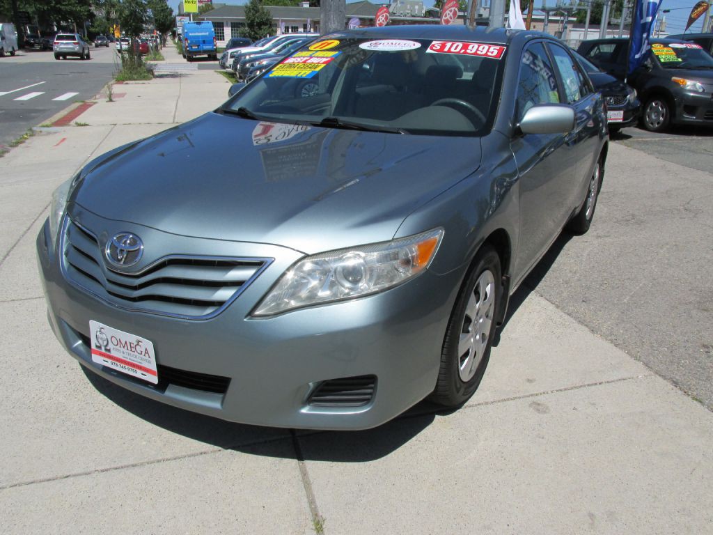 2011 Toyota Camry Image 3