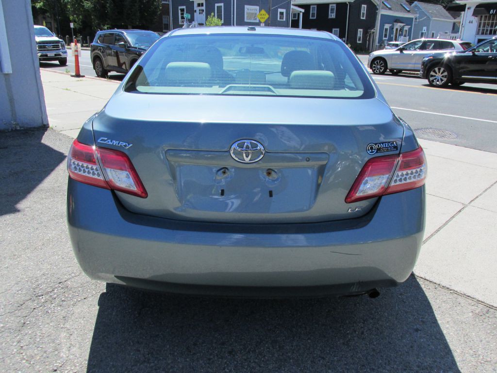 2011 Toyota Camry Image 5