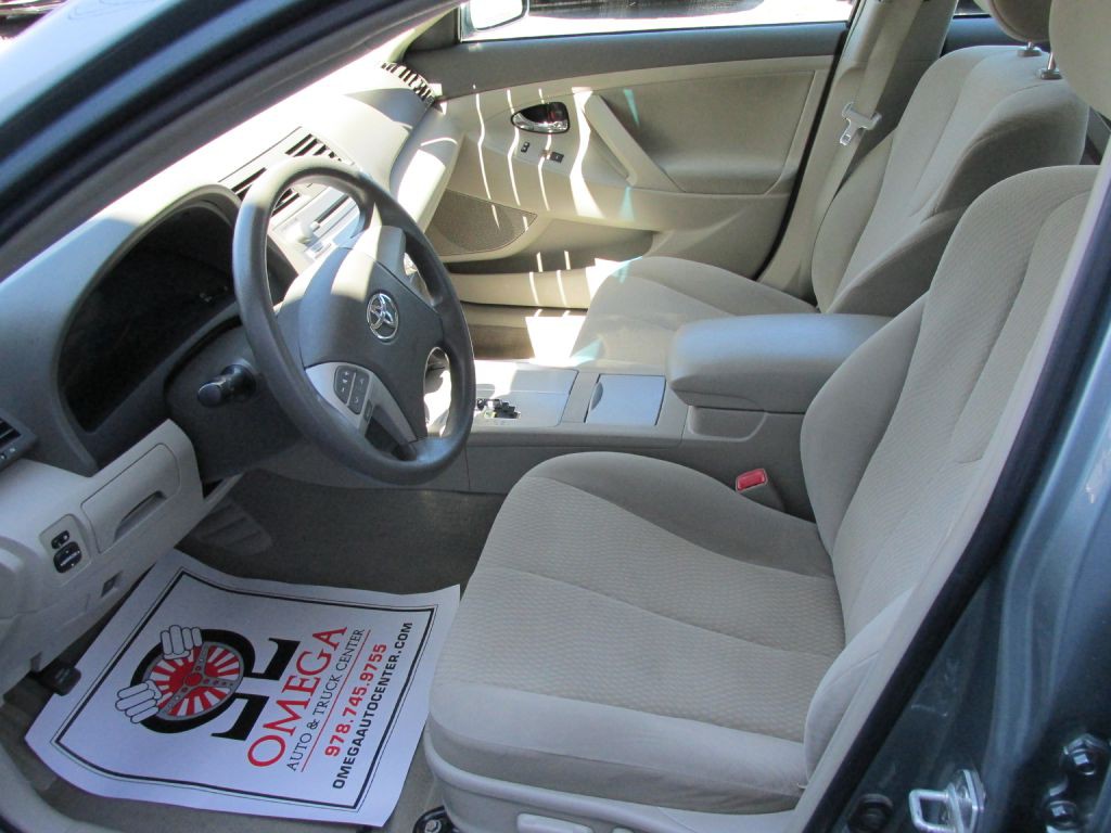 2011 Toyota Camry Image 9