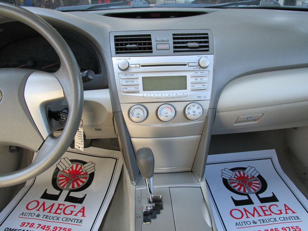 2011 Toyota Camry Image 12