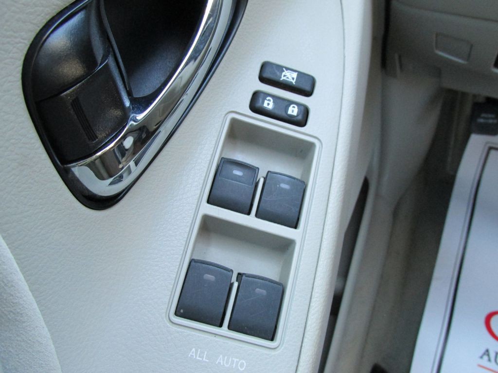 2011 Toyota Camry Image 14