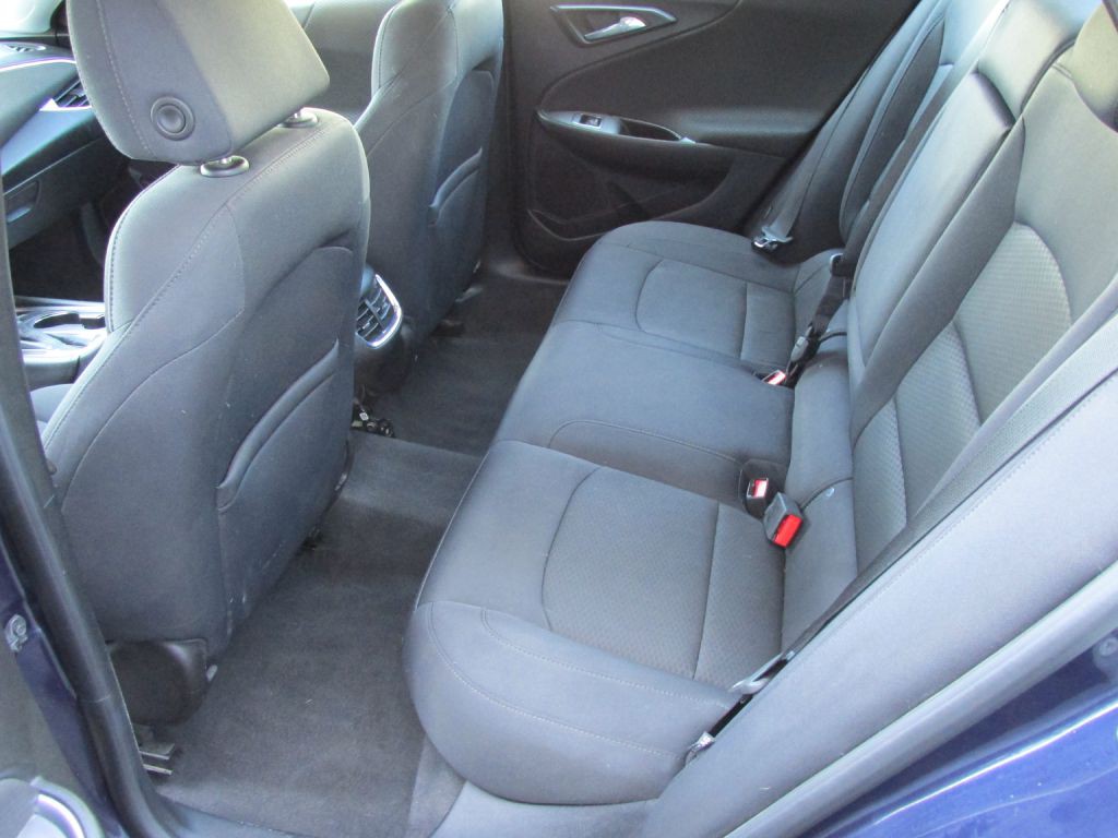 2016 Chevrolet Malibu Image 10