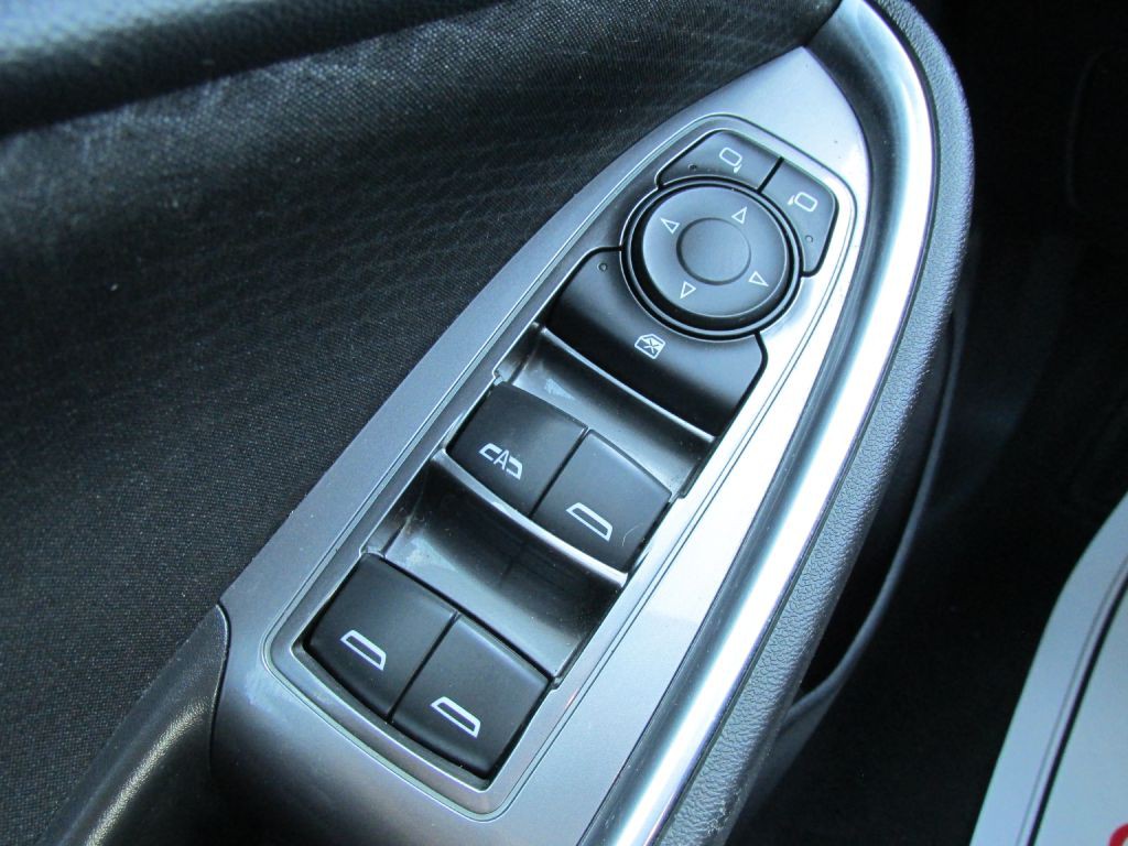 2016 Chevrolet Malibu Image 14