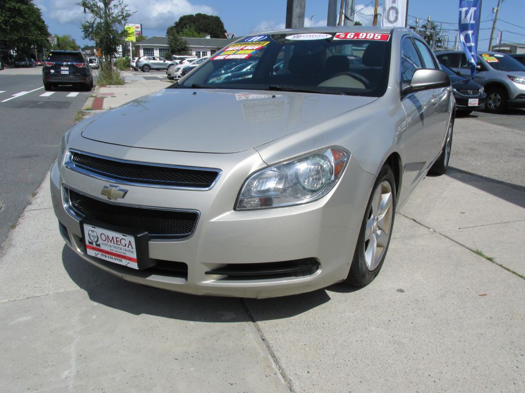 2011 Chevrolet Malibu Image 3
