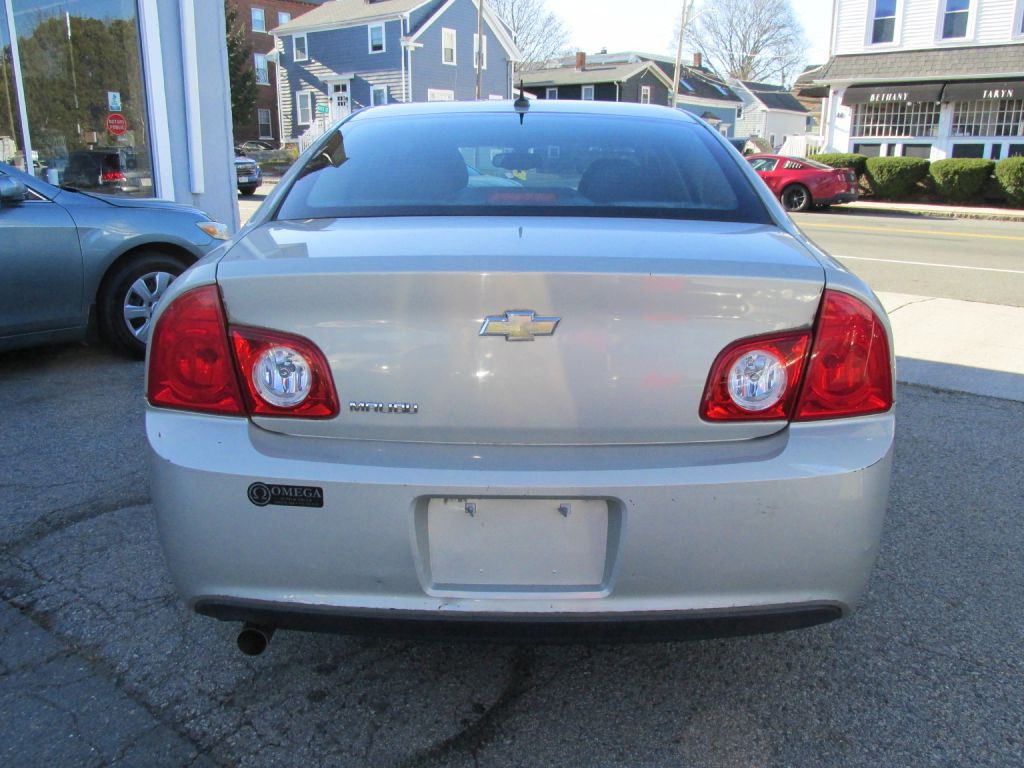 2011 Chevrolet Malibu Image 5