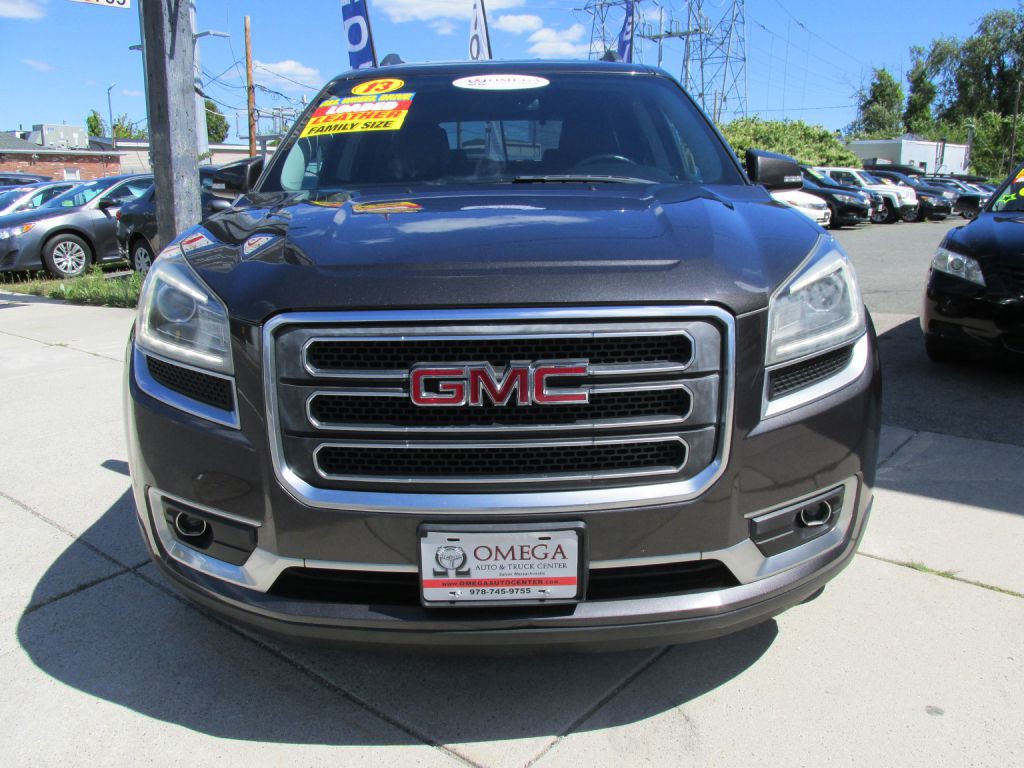 2013 GMC Acadia Image 2
