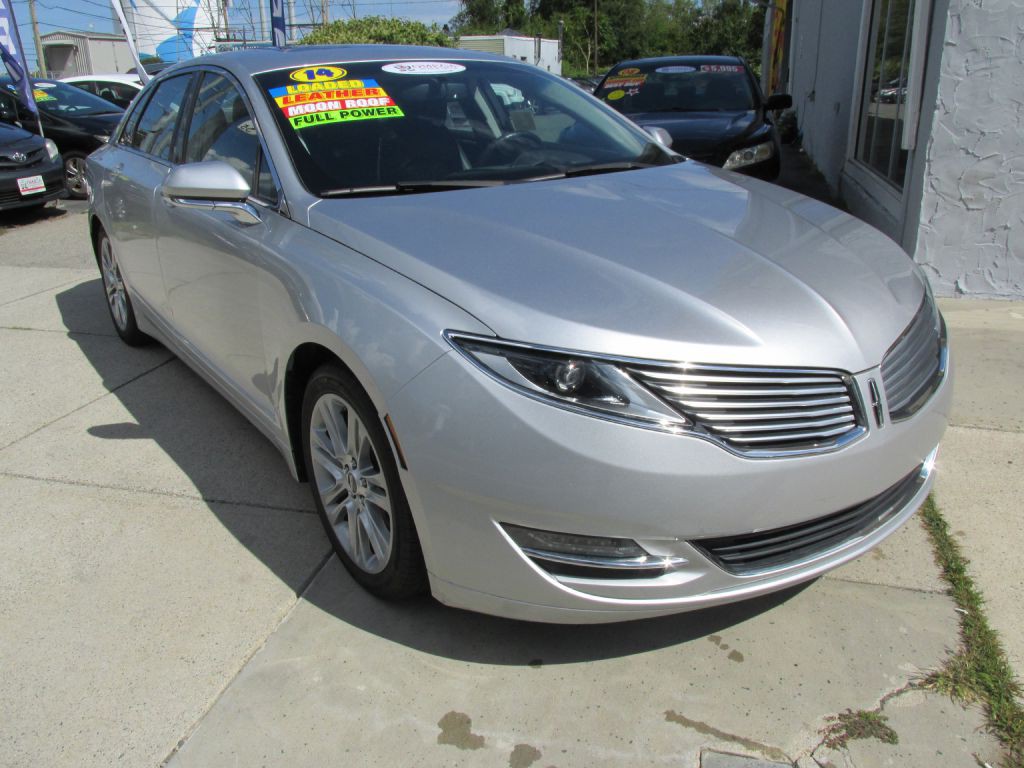 2014 Lincoln MKZ Image 1