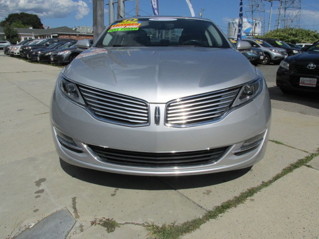 2014 Lincoln MKZ Image 2
