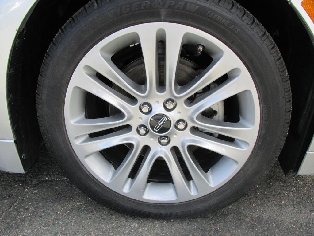 2014 Lincoln MKZ Image 9