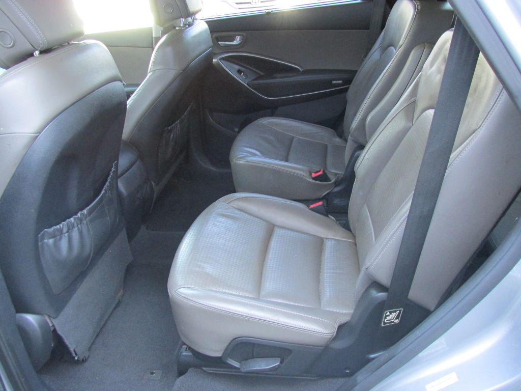 2014 Hyundai Santa Fe Image 11