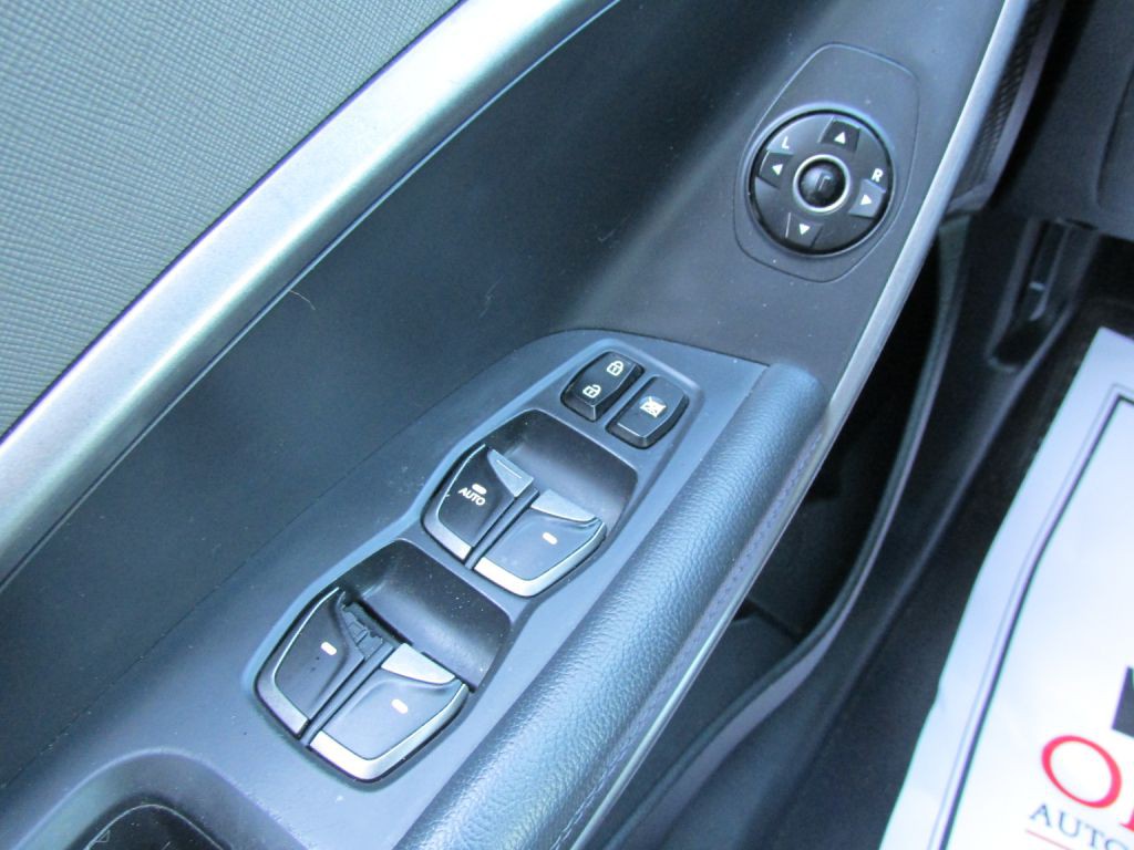 2014 Hyundai Santa Fe Image 16