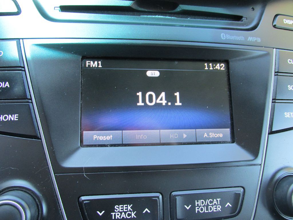 2014 Hyundai Santa Fe Image 19