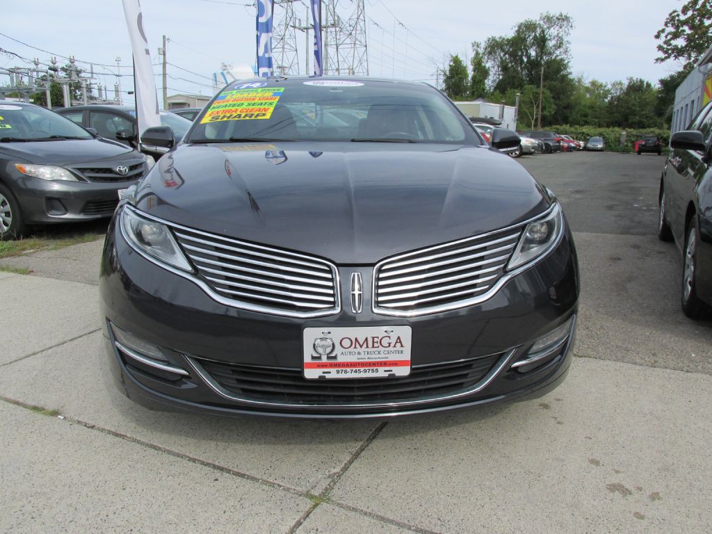 2014 Lincoln MKZ Image 2