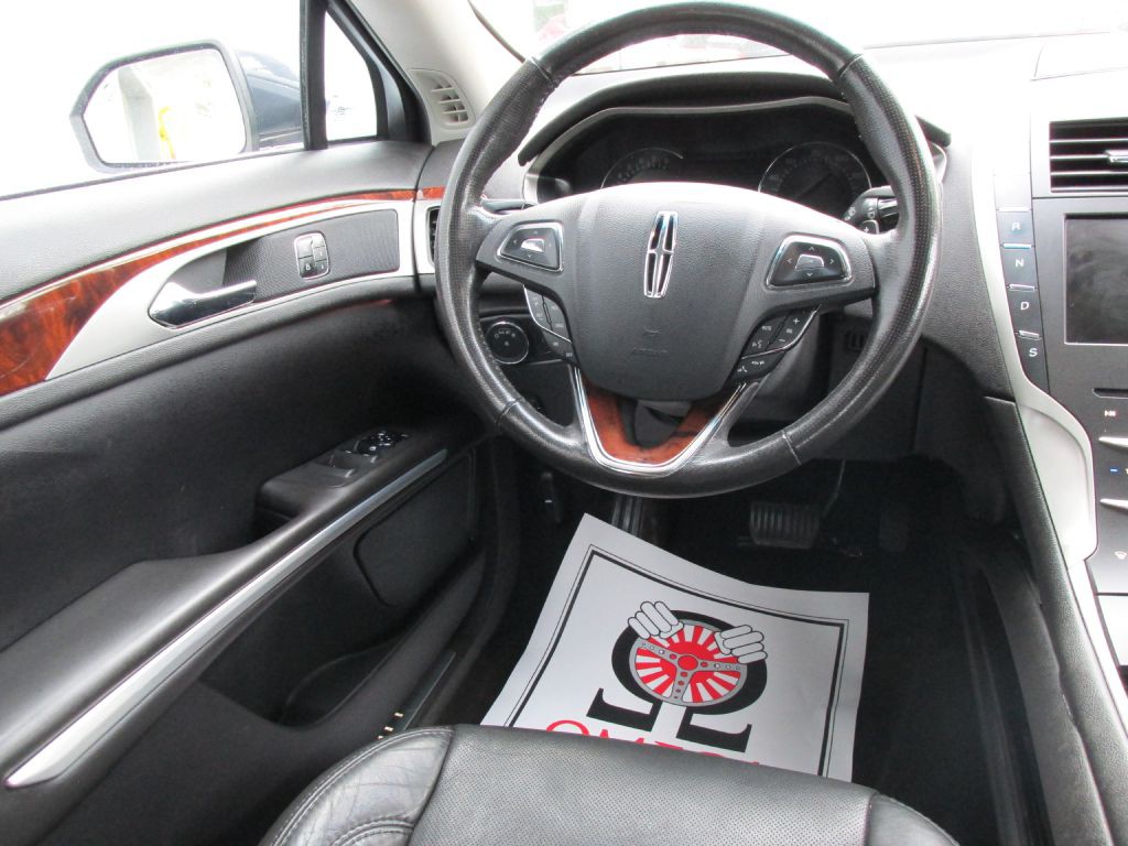 2014 Lincoln MKZ Image 12