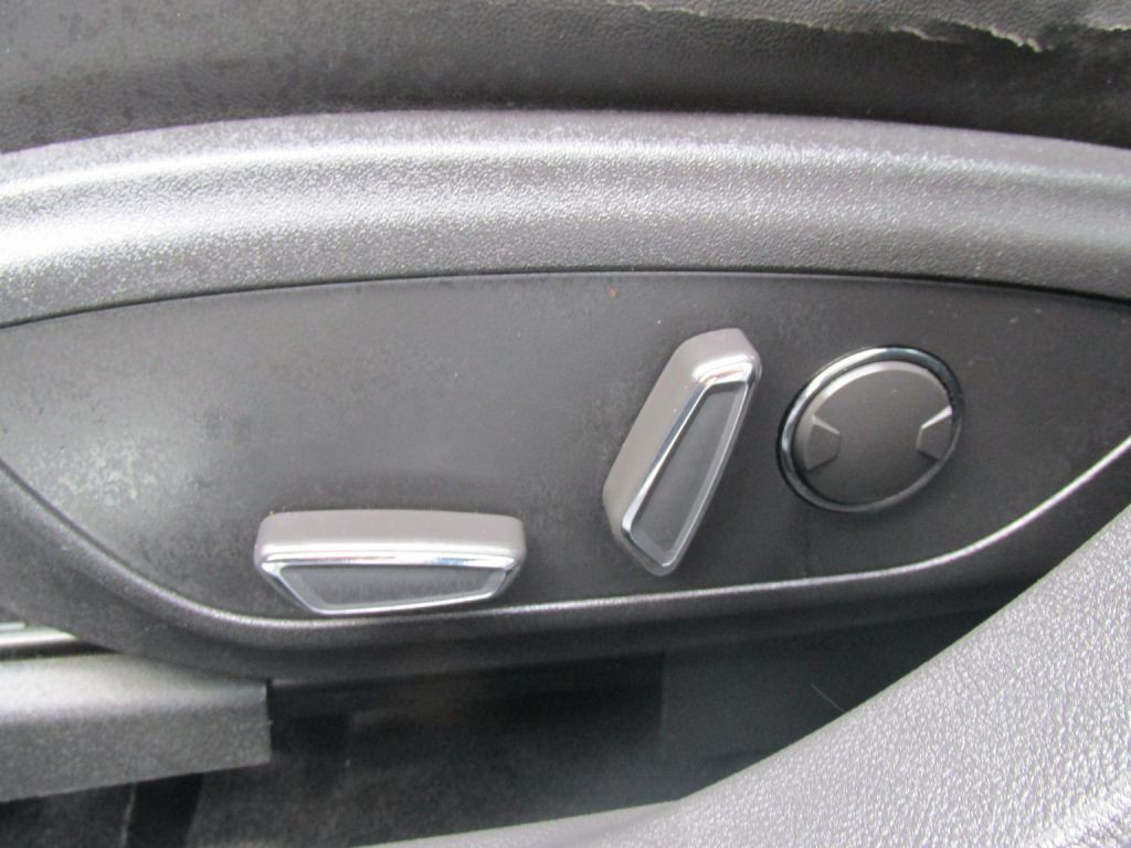 2014 Lincoln MKZ Image 17