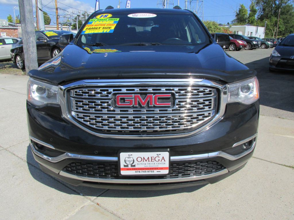 2018 GMC Acadia Image 2