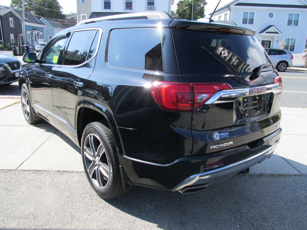 2018 GMC Acadia Image 4