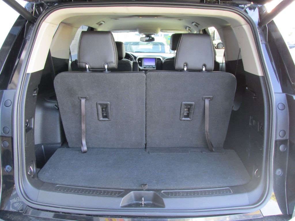 2018 GMC Acadia Image 8