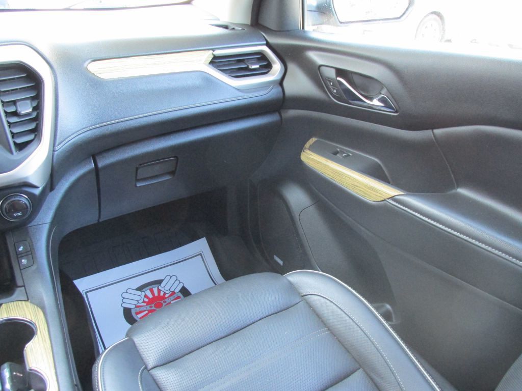 2018 GMC Acadia Image 16