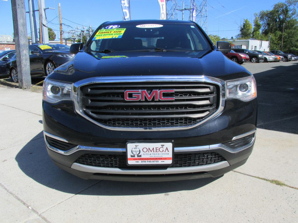 2019 GMC Acadia Image 2