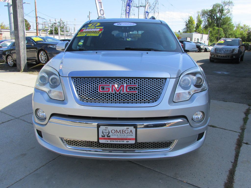 2012 GMC Acadia Image 2