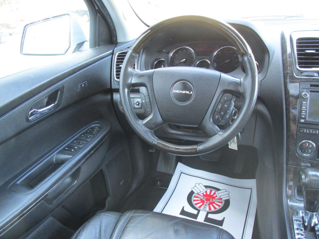 2012 GMC Acadia Image 12
