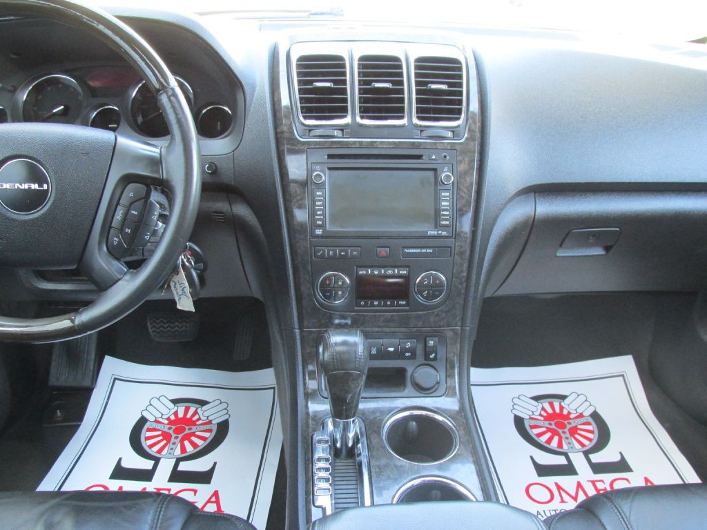2012 GMC Acadia Image 13