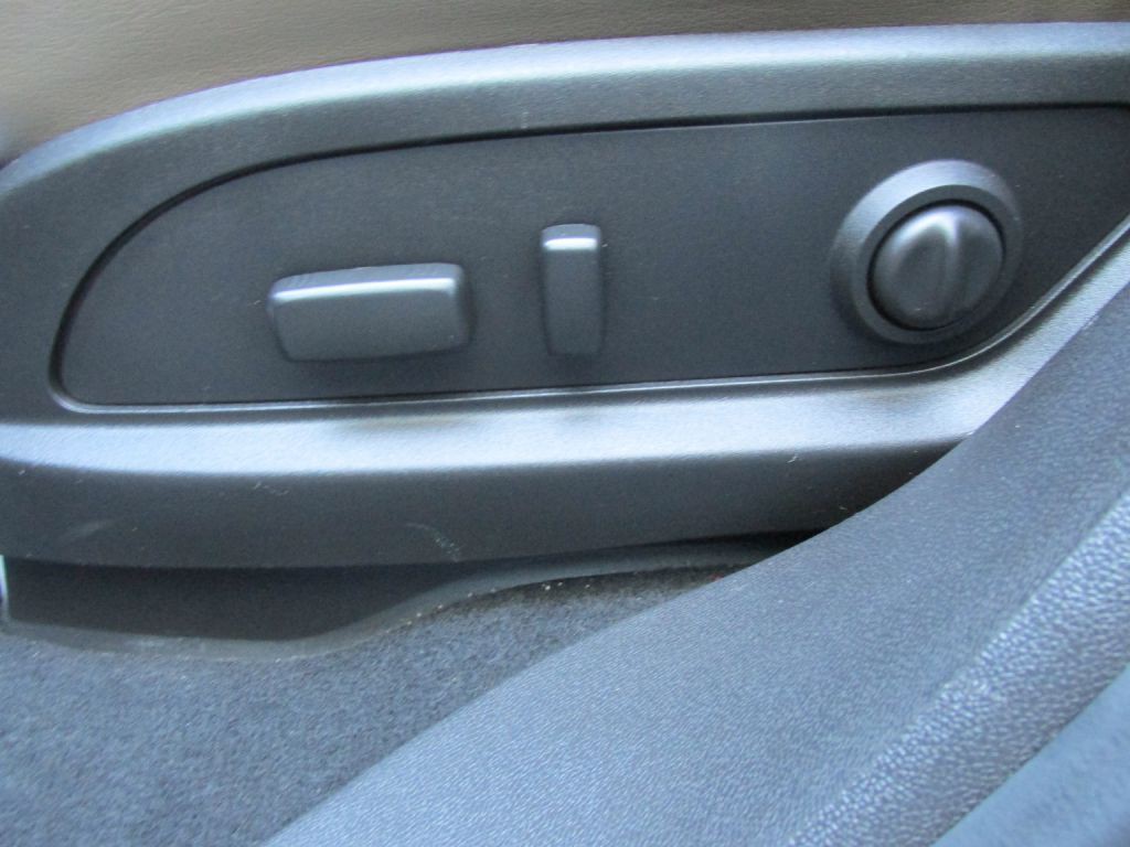 2016 GMC Acadia Image 17