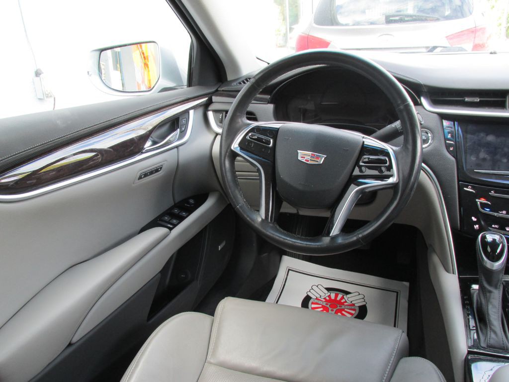2016 Cadillac XTS Image 12