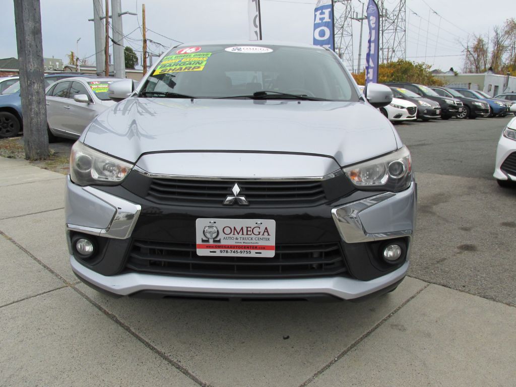 2016 Mitsubishi Outlander Image 2