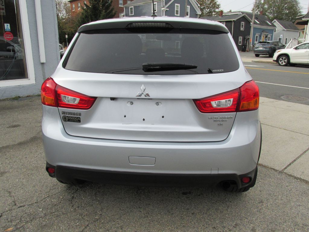 2016 Mitsubishi Outlander Image 5