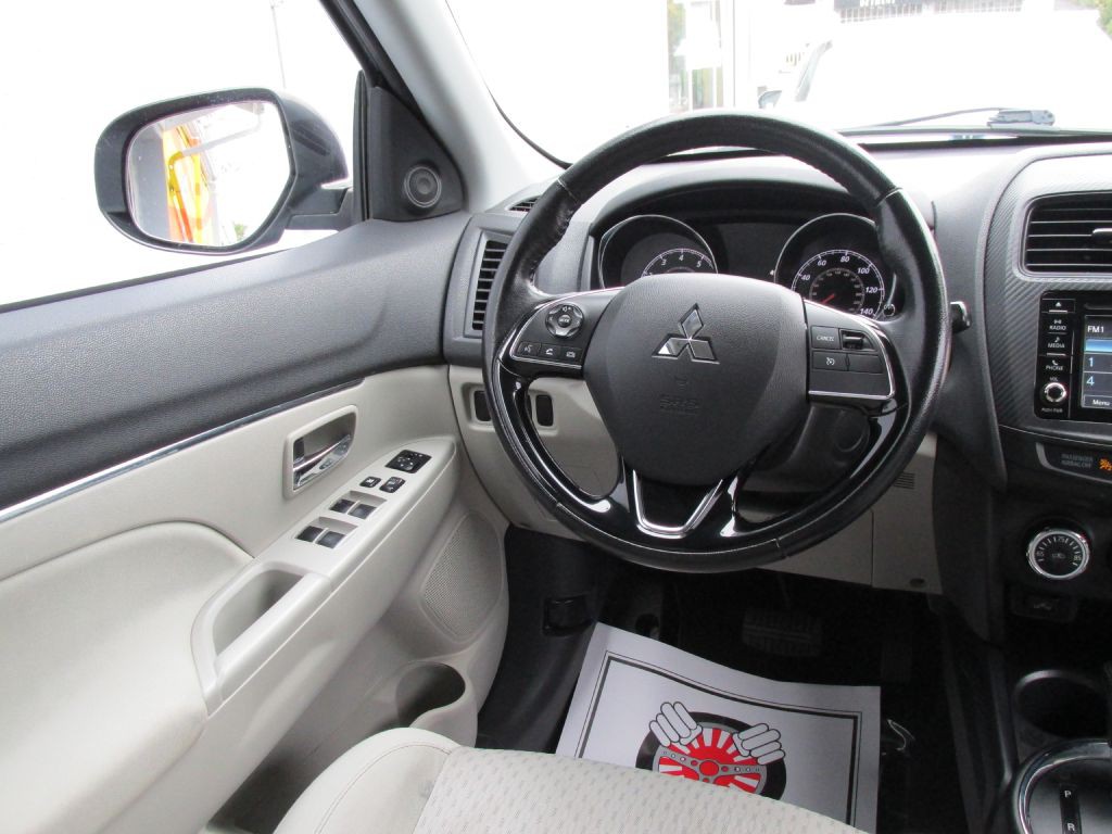 2016 Mitsubishi Outlander Image 12