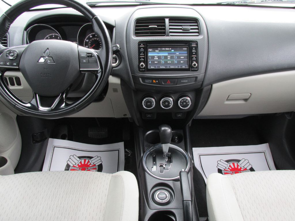 2016 Mitsubishi Outlander Image 13