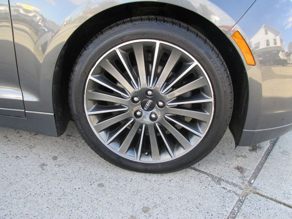 2016 Lincoln MKZ Image 9