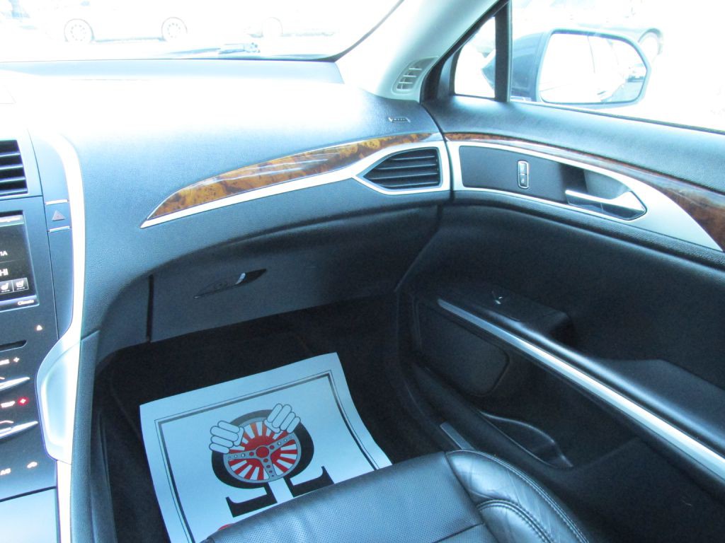 2016 Lincoln MKZ Image 14