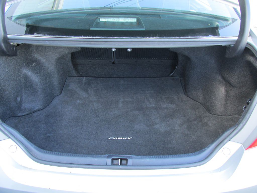 2015 Toyota Camry Image 8